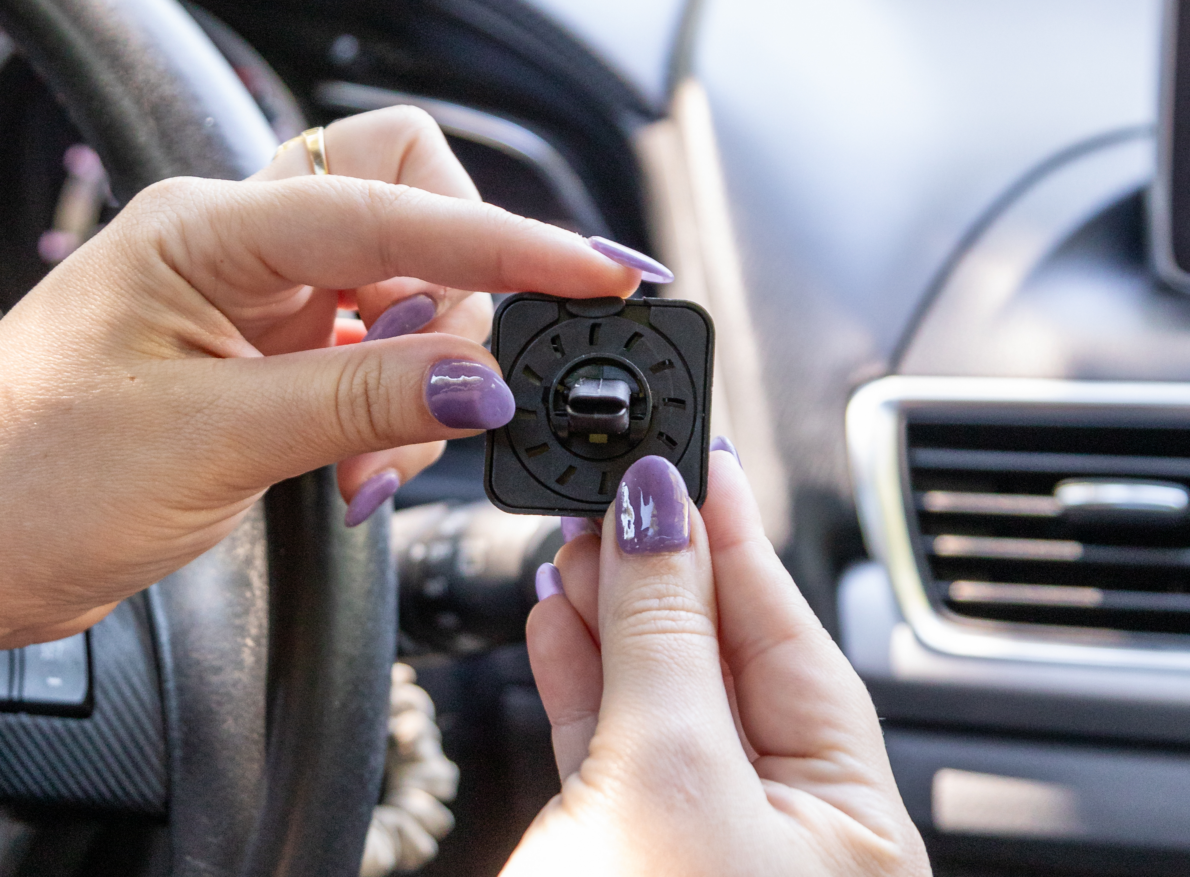Turn the Dial to Adjust To Your Desired Fragrance Intensity