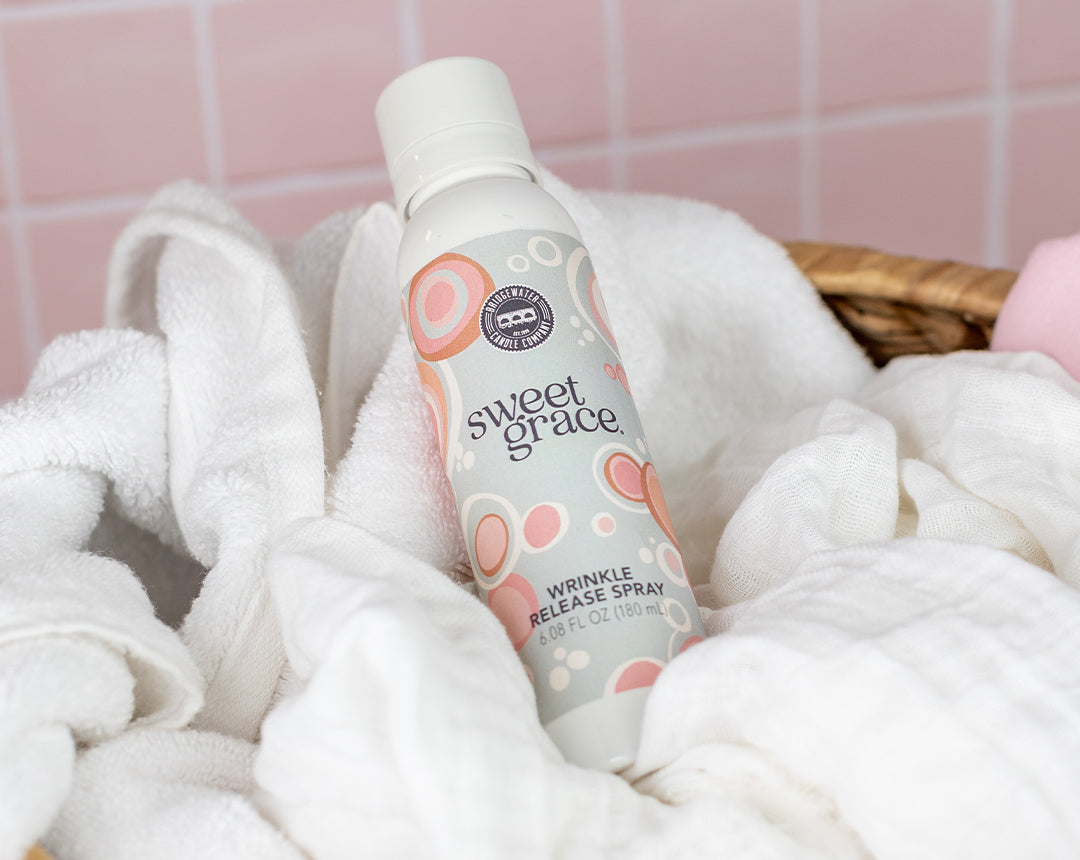 Tug &amp; Smooth Fabric To Make Wrinkles Disappear